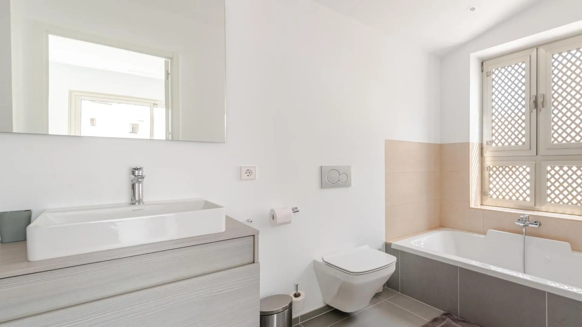 Appartamento Penthouse With Jacuzzi, Ocean And Pool Views Palm-mar